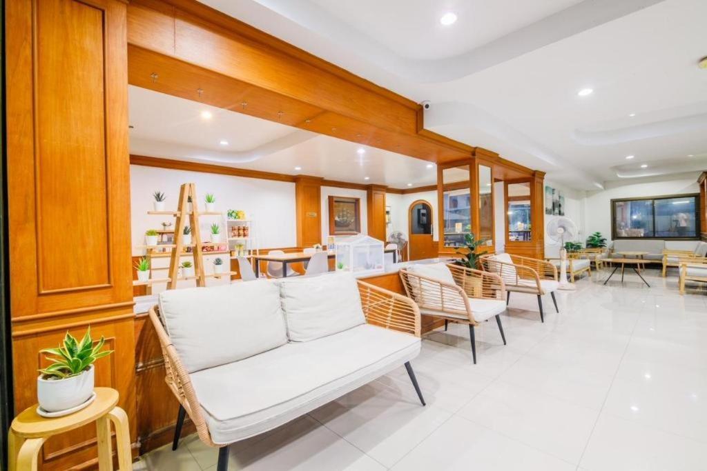 Grand Pl Hotel Phatthalung Exterior foto